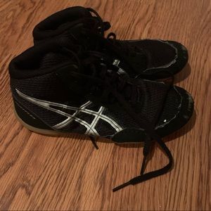 Aasics boys wrestling shoes
